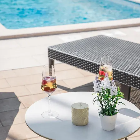 Stunning In Novigrad With Wifi Holiday home