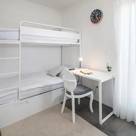 Stunning In Novigrad With Wifi Holiday home *
